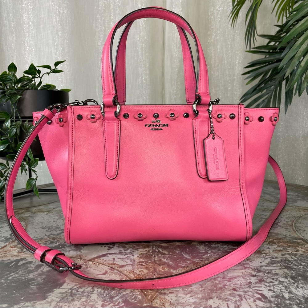 Coach Dahlia With Floral Rivets Mini Crossbody Carryall
F37707 Pink $350